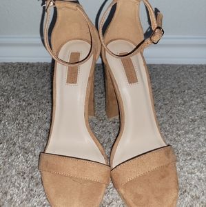 Forever 21 Size 6.5 Tan Heels